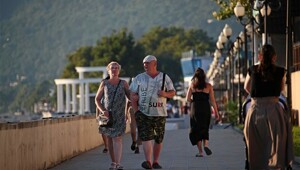 "От этого страдают все": в Абхазии снова недовольны туристами из России