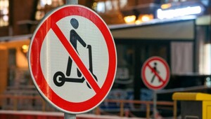 В Благовещенске полностью запретили езду на электросамокатах