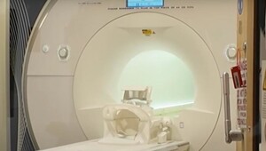 В США мужчину затянуло в аппарат МРТ из-за толстой цепи на шее