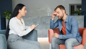 Сеансы у психолога vs сеансы маминого гнева: история токсичных отношений сына и матери заставила пользователей задуматься
