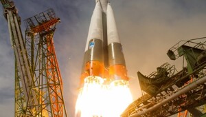 Кто просверлил дырку в обшивке МКС?