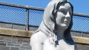 В Дании решили снести скульптуру русалки из-за излишней порнографичности
