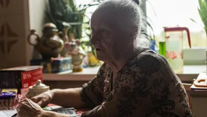 В Самаре пенсионерке выставили счёт в 108 млн рублей за подключение дачи к электричеству