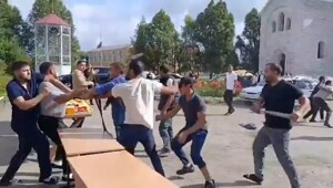 Мужчины устроили драку у храма в Липецкой области