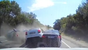 BMW вылетел на встречную полосу и собрал 5 автомобилей