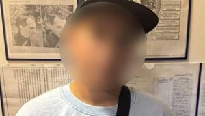 На Патриарших прудах задержали подростков за мойку фар и стёкол люксовых авто