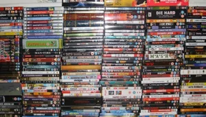 Мужчина хотел избавиться от старых DVD-дисков: реальная стоимость раритетов его шокировала