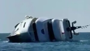 В Турции роскошная яхта затонула вскоре после отплытия