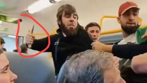 В Подмосковной электричке бородатые безбилетники с ножами напали на контролёра и пассажира