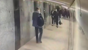 Мужчина ударил ногой прохожего в переходе в Москве