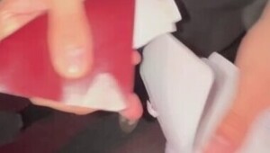 В Челябинске подростки порвали на камеру паспорт и стали фигурантами уголовного дела