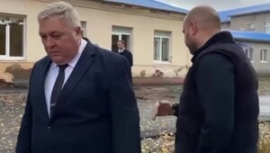 Губернатор Самарской области выругался матом и уволил главу района во время приёмки объектов