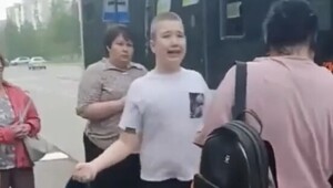 Семья ставшего мемом мальчика хочет через суд отменить его популярность