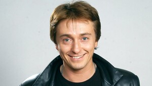 Сергей Витальевич Безруков родился 18 октября 1973 года