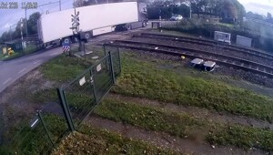 Очередной профессионал на ЖД переезде