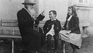 Как Лев Толстой обращался со своими крепостными. И почему не сразу отпустил их на волю