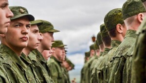 "Это не работа, а выполнение долга": Госдума отказалась повышать оклад солдатам-срочникам