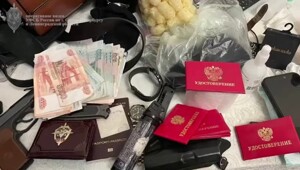 В Петербурге задержали банду мигрантов, грабивших людей под видом сотрудников МВД