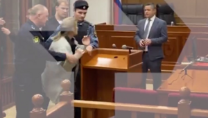 "Моего сына посадили ни за что!": мать криминального авторитета устроила истерику в суде Екатеринбурга