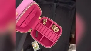 Россиянка заранее убрала из багажа дорогое кольцо - остальные украшения украли при перелёте рейсом Turkish Airline