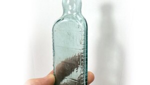 Почему уксус в СССР хранили в треугольных бутылках и как это спасало жизни?