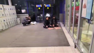 В Кемерово оштрафовали мигрантов, совершивших публичный намаз в супермаркете