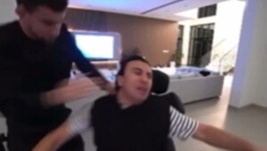 Лишенного российского гражданства блогера Субхана Мамедова избили в прямом эфире