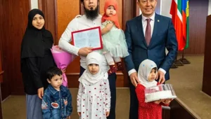 "Такой хороший человек и вдруг - жулик": в Татарстане задержали чиновника, раздававшего жилищные сертификаты бывшим мигрантам