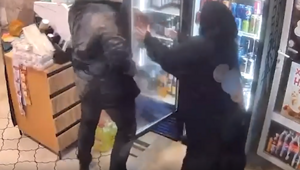 "Во власти таким людям не место": в Дагестане уволили чиновника за дебош его сына в алкомаркете