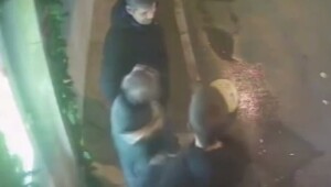 Парень выстрелил в лицо мужчине из аэрозольного пистолета