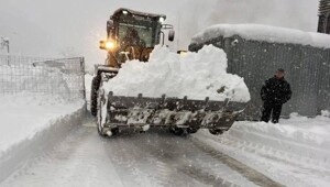 Мощный «шторм века» разнёс набережную в Сочи