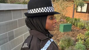 Как в Британии 20 лет магнитный зажим для хиджаба разрабатывали