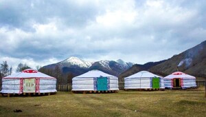 Юрты вокруг столицы, уродливые имена, водка из кумыса и другие особенности монгольской жизни