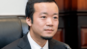 Закат крипто-императора: "Великий комбинатор" променял корону Камбоджи на камеру в Пекине