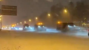 Немецкий блогер показал уборку снега в Москве, которую на Западе приняли за нейросеть