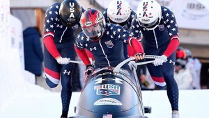 Американские бобслеисты выпали из боба во время соревнований