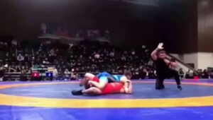 Неспортивное поведение атлета на соревнованиях по вольной борьбе в Грозном