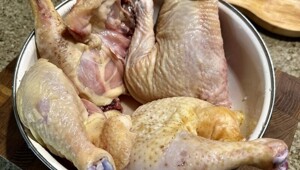 Курица. Тушеная с морковкой и паприкой