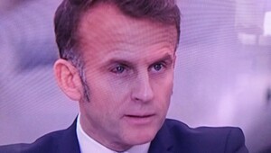 Брижит наносит ответный удар? Эммануэль Макрон примерил новый образ