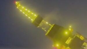 На Аляске рухнула крупнейшая в США мобильная буровая установка