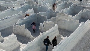 Не ищите здесь смысл. Здесь в основном маразм