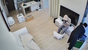 Девушка попала в эпицентр "домашнего торнадо"