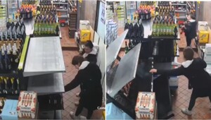 Полка с дорогим вином рухнула после того, как девушки взяли бутылку