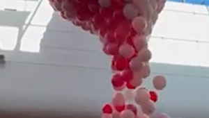 7000 шаров, 2 госпитализации и 0 инстинкта самосохранения: в Уфе эффектно отметили День влюбленных