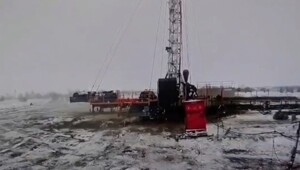 Момент начала пожара на нефтяной скважине в Самарской области попал на видео