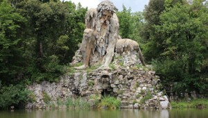 25 умиротворяющих и будоражащих душу заброшенных мест