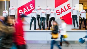 Прощай, «Sale», здравствуй, «Уценка»: Россия переходит на русский с 1 марта