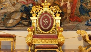 Более 800 000 рублей заплатит россиянин за селфи на троне Павла I