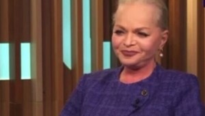 «Опять меня будут поднимать на пьедестал»: Лариса Долина выразила уверенность в возвращении былой популярности