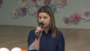 В Красноярске депутат назвала молящихся напоказ мусульман «муфтиками» и вызвала скандал